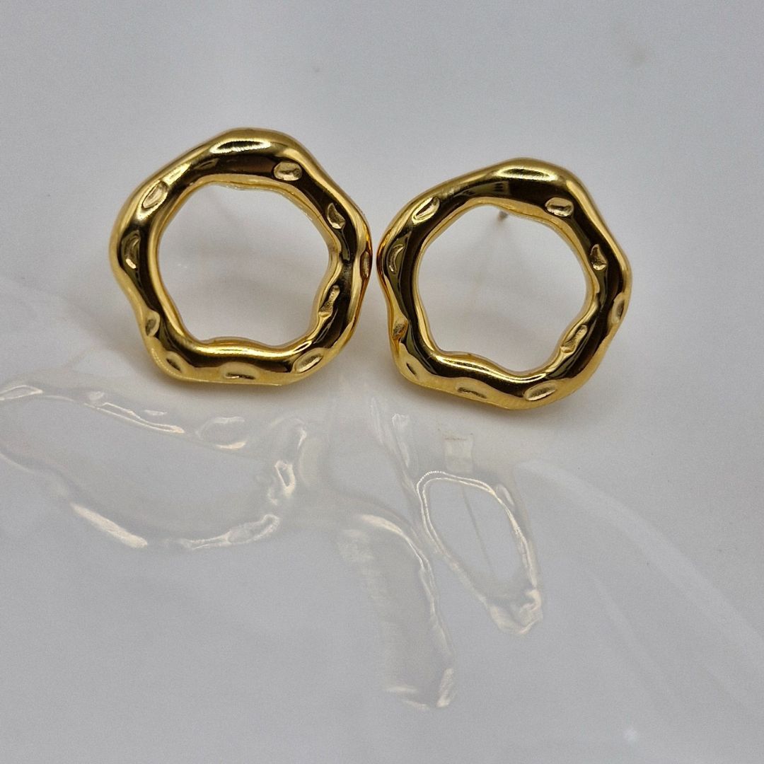 Sky Hollowed Circle Studded Earrings | Luciana Luxe